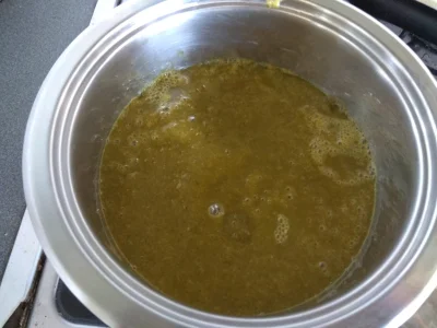 Ertrael - Moze nie wyglada ale to zielony sos z jalapenio sie gotuje. Z mango. I kisi...