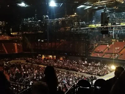 W.....r - #u2ietour

Płyta się zapełnia (｡◕‿‿◕｡)