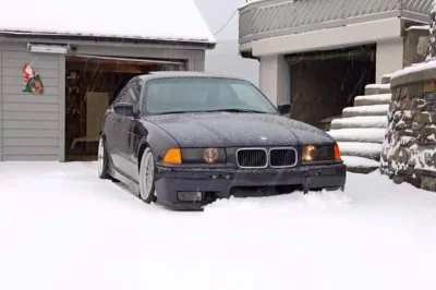 Pawel4freak - #bmw #e36 "Dzień dobry, Pan zamawiał odśnieżanie?" 
#bmwspam