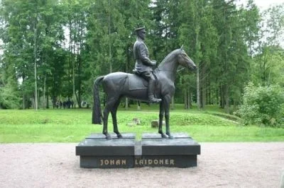 johanlaidoner - Pomnik Johana Laidonera w Esonii: