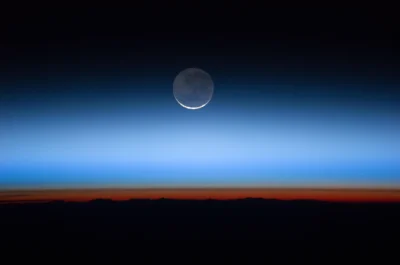 r.....7 - Rozwarstwienie Atmosfery Ziemskiej

Znajdujący się na ISS astronauta zrob...