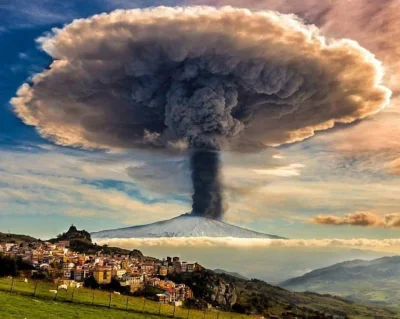 d.....4 - Erupcja stratowulkanu Etna.

#wulkany #ciekawostki #etna ##