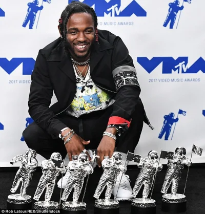 kwmaster - 6 Statuetek za HUMBLE. szanuję.

#rap #kendricklamar #vma