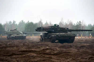 NowaStrategia - Polski Leopard wraz z brytyjskim Challengerem podczas ćwiczeń "Black ...