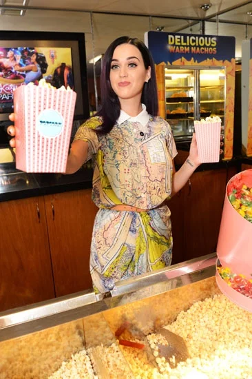 katyperry92 - @tyna0: Witamy!! ( ͡° ͜ʖ ͡°) Trzymaj popcorn :D