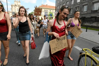 grazwydas - Czepiają się go stare prawackie mendy, bo jest młody i piękny!