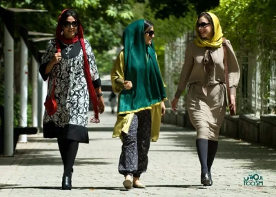 Vit77 - Niedawno byłem w Iranie, i kobiety na ulicy wyglądają mniej więcej jak na tej...