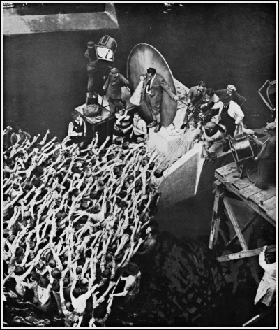 Lizus_Chytrus - > Fritz Lang reżyserujący „Metropolis”, Niemcy, 1926r

[1048x1237]
...