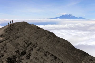 SkrimMoar - #earthporn
 Mount Meru, Tanzania