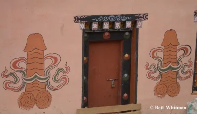 m.....m - @Seko: a to jest dom z tradycyjnymi malunkami w Bhutanie