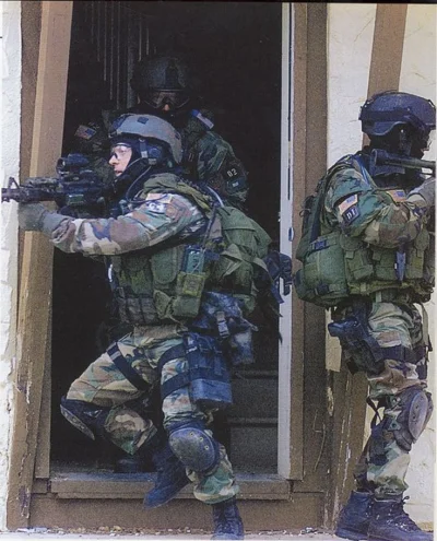 B.....w - 1st SFOD-D ćwiczenia, 2001 rok.

#omfgdelta #forcerecon #wojskaspecjalne