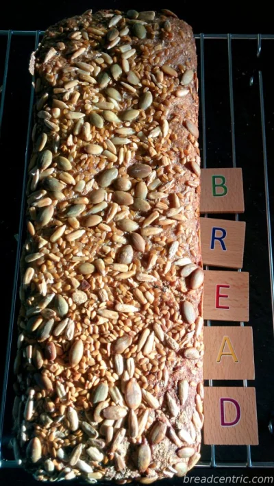 tptak - Dziś chleb ziarnisty pszenno-żytni na zakwasie. Długo wyrastający, pieczony w...