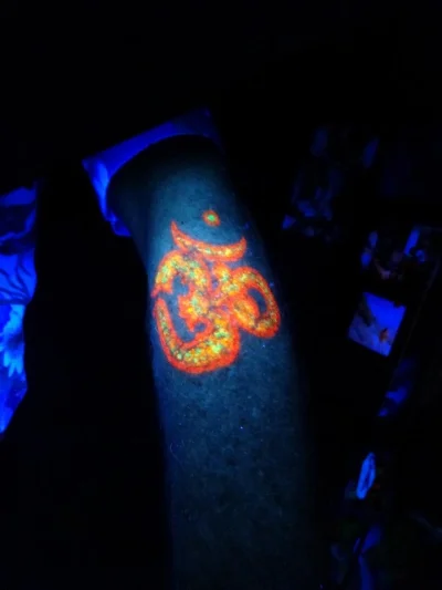 gwiezdna - Chyba najfajniejszy tatuaż jaki widziałam w życiu, 100% fluorescencyjny :)...