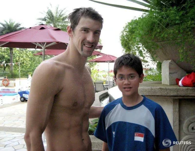 infoodboga - Robisz sobie fotkę z dzieciakiem, fanem z Singapuru. 8 lat później ten d...