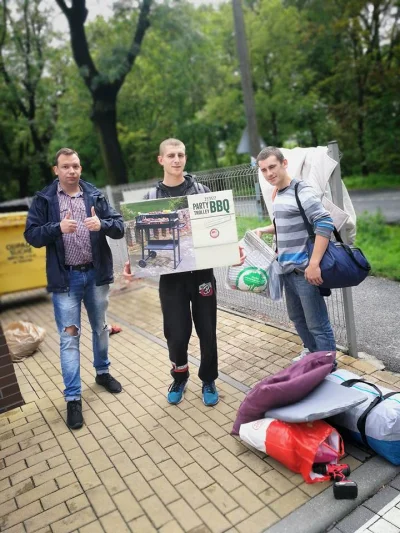 A.....z - Daniel mieszka przy ulicy Podchorążych, Sobieskiego lub Waryńskiego. Monito...