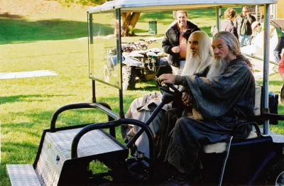 AgentGRU - Gandalf Szary odwozi pijanego Sarumana do Isengardu, rok 2780 Trzeciej Ery...