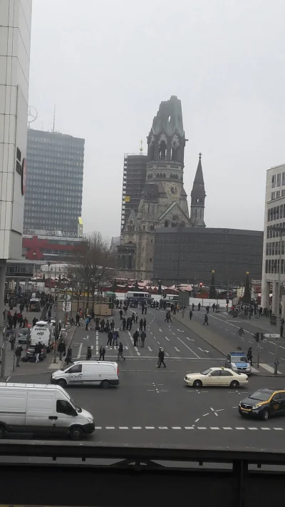 wkubal - Będąc dzisiaj w Berlinie zauważyłem, że większość ludzi zbytnio nie przejął ...