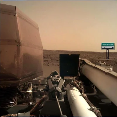 d.....k - Najnowsze zdjęcie z lądownika InSight, który wczoraj wylądował na Marsie.
...