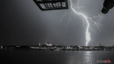 Artemisja - A tutaj burza nad #torun dokładnie tydzień temu. Widok na stare miasto. 
...