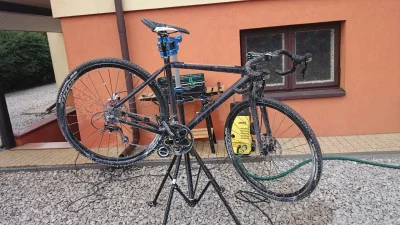 ElCidX - @nunczaqo: 9,4 kg i na pełnym włóknie?

Mój rower full aluminium, na cięzk...