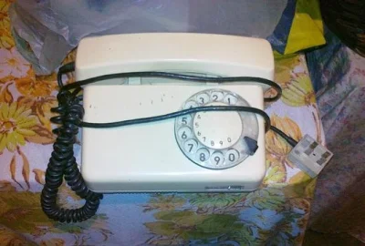 NomenNescioNy - Mój pierwszy telefon, Retro, stacjonarny- nie było lepszego

#nostalg...