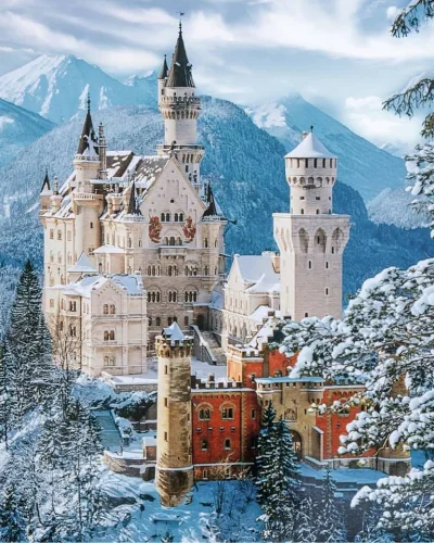 Castellano - Neuschwanstein. Zamek w Schwangau, Niemcy
foto: Senna Relax
w lecie wy...