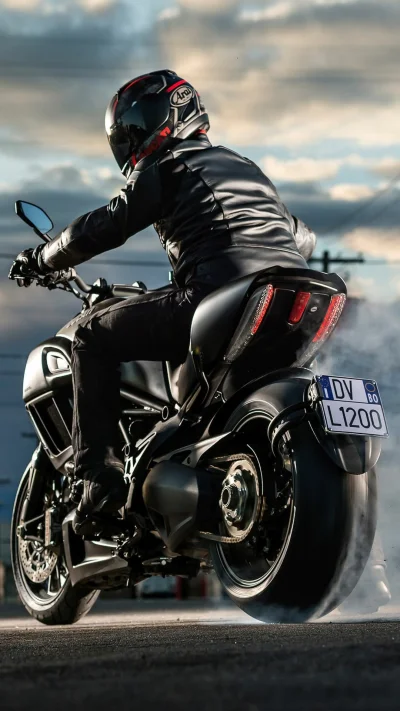 g.....i - #motocykle #ducati
(｡◕‿‿◕｡)