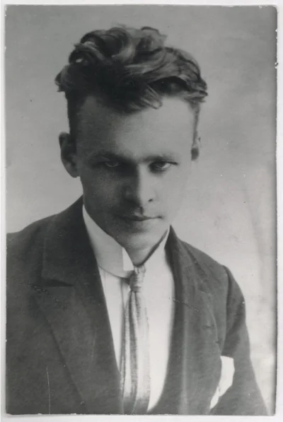 siwymaka - Witold Pilecki -1919 rok.

#fotohistoria #zolnierzewykleci #witoldpilecki