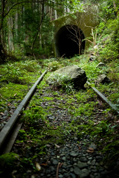 Montago - Opuszczona linia kolejowa i tunel... 

SPOILER