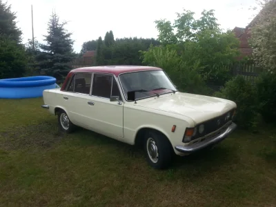 darek4099 - Samochód wujka mojego #rozowypasek Takie ma hobby. Kupuje i odnawia polsk...
