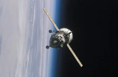 d.....4 - Exp. 1 #soyuz TMA-6, 2005 rok

#kosmos #kosmicznearchdragona