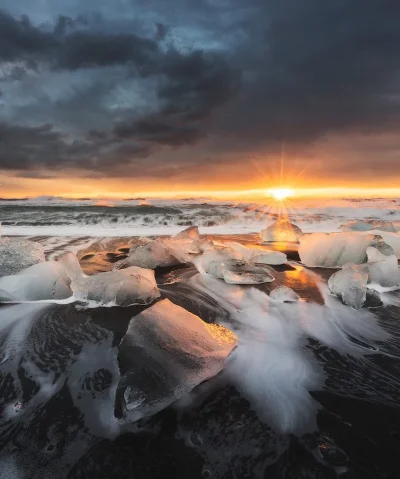 EYJAN - Lodowa plaża
fot. Iurie Belegurschi
#islandia #fotografia #earthporn