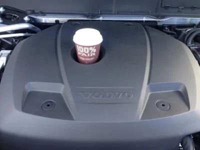 ktoosiu - w nowym Volvo XC90 jest podgrzewany uchwyt na kubek z kawą( ͡° ͜ʖ ͡°)
#pew...