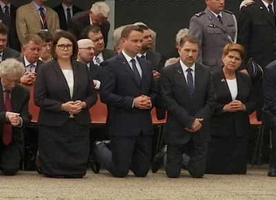 V.....r - Miło patrzeć jak coraz więcej osób szkaluje głupotę. Oby tak dalej. Może do...