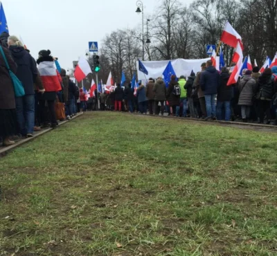 motorniczy - @Walcownik: lewaccy KODziarze demolują i mówią mową nienawiści