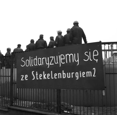 K.....l - Stocznia w Szczecinie strajkuje! Stoczniowcy solidaryzują się ze stekelenbu...