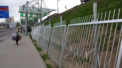 p.....e - patrzcie czym ogradzają PKP Stadion Narodowy, płakać się chce ( ͡° ͜ʖ ͡°)
...