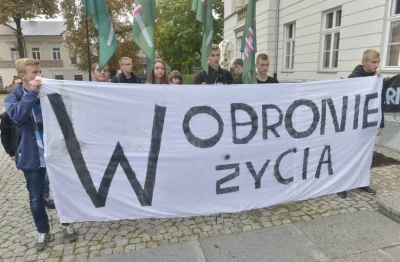 Kempes - #heheszki #polska #czarnyprotest #4konserwy #neuropa #czarnyprotest #radom