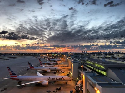 Zdejm_Kapelusz - Północny Terminal na lotnisku w Miami.

#fotografia #ciekawostki #...