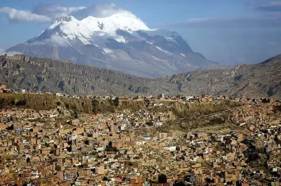 wypok_user - La Paz w Boliwii. Miasto leżące na 3600 m n.p.m. Zachodni turyści często...