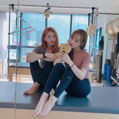 XKHYCCB2dX - #doyeon #sei #wekimeki 
#koreanka