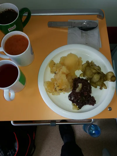 Kwassokles - #szpital #jedzenie #zdrowie obiad jak widać ziemniaki surówka z kiszonyc...