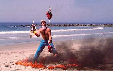 Jare_K - @kubaklodz: a żonglowanie odpalonymi piłami motorowymi? (⌐ ͡■ ͜ʖ ͡■)