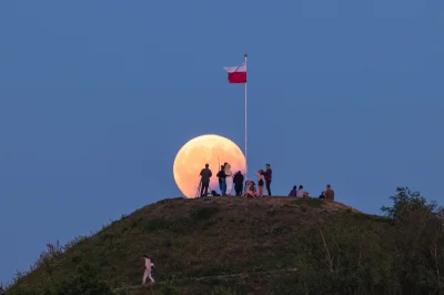 namrab - Obserwacje zaćmienia Księżyca z kopca w Piekarach Śląskich.

#namrabconten...
