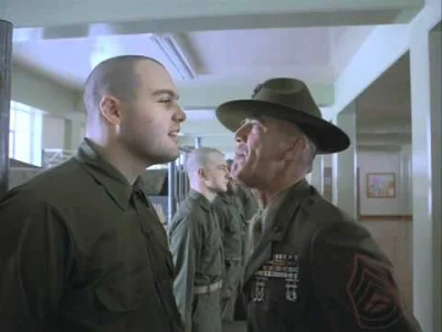 softenik - O guuuurwa, leżę i nie wstaje xD
#fullmetaljacket #filmy #film #heheszki ...