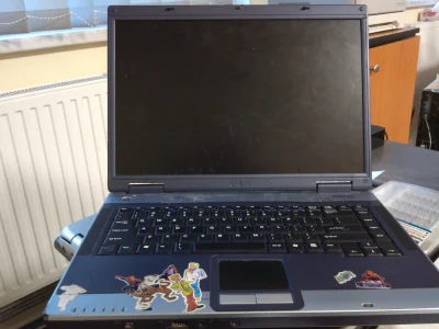 tiger188 - Laptop firmowy, nie włącza się, lepkie plamy wskazują na kanapkę z dżemem ...