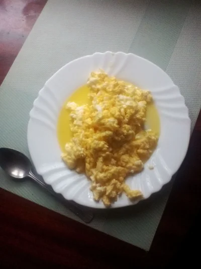 anonymous_derp - Dzisiejsze śniadanie: Jajecznica z 6 jaj na maśle klarowanym (ok. 90...