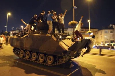 shark93 - @RisingKnee: 
 kurde ciężko znaleźć zdjęcie protestujących facetów. na wszy...