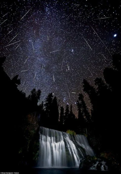 darosoldier - Deszcz meteorytów nad McCloud Falls, California.
#kosmos #mirkokosmos ...