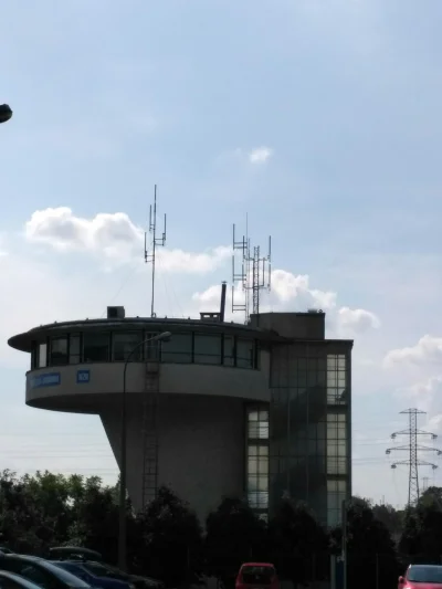 bizonsky - ej po co na zachodnim wieża kontroli lotów? 
#pytanie #warszawa #heheszki